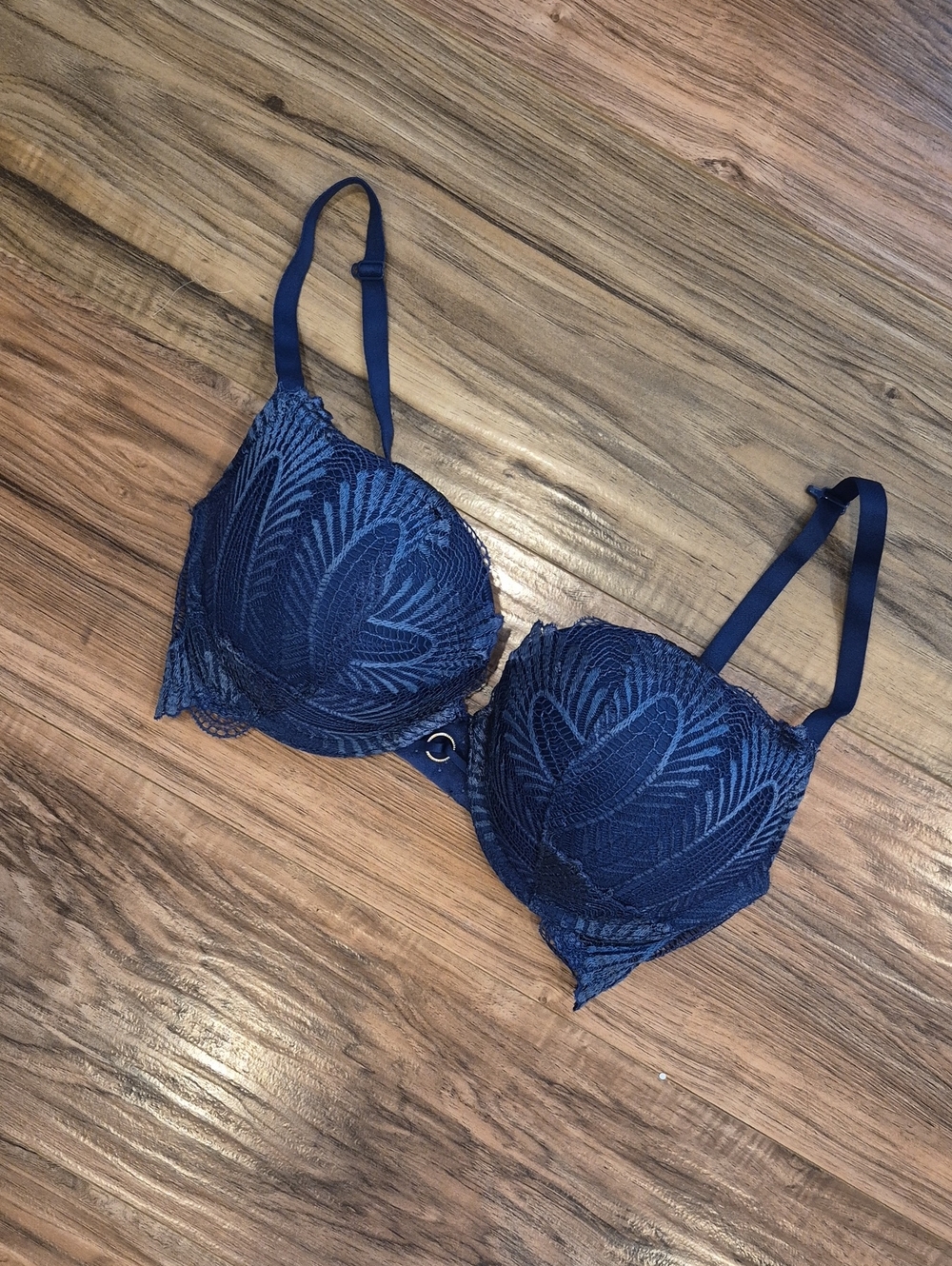 La SENZA - NWOT "Beyond Sexy" Navy Lace Push-Up Bra with Leaf Motif
